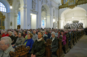 Abschlussvesper der Bischofskonferenz mit Austeilung des Bonifatiussegens (Foto: Karl-Franz Thiede)